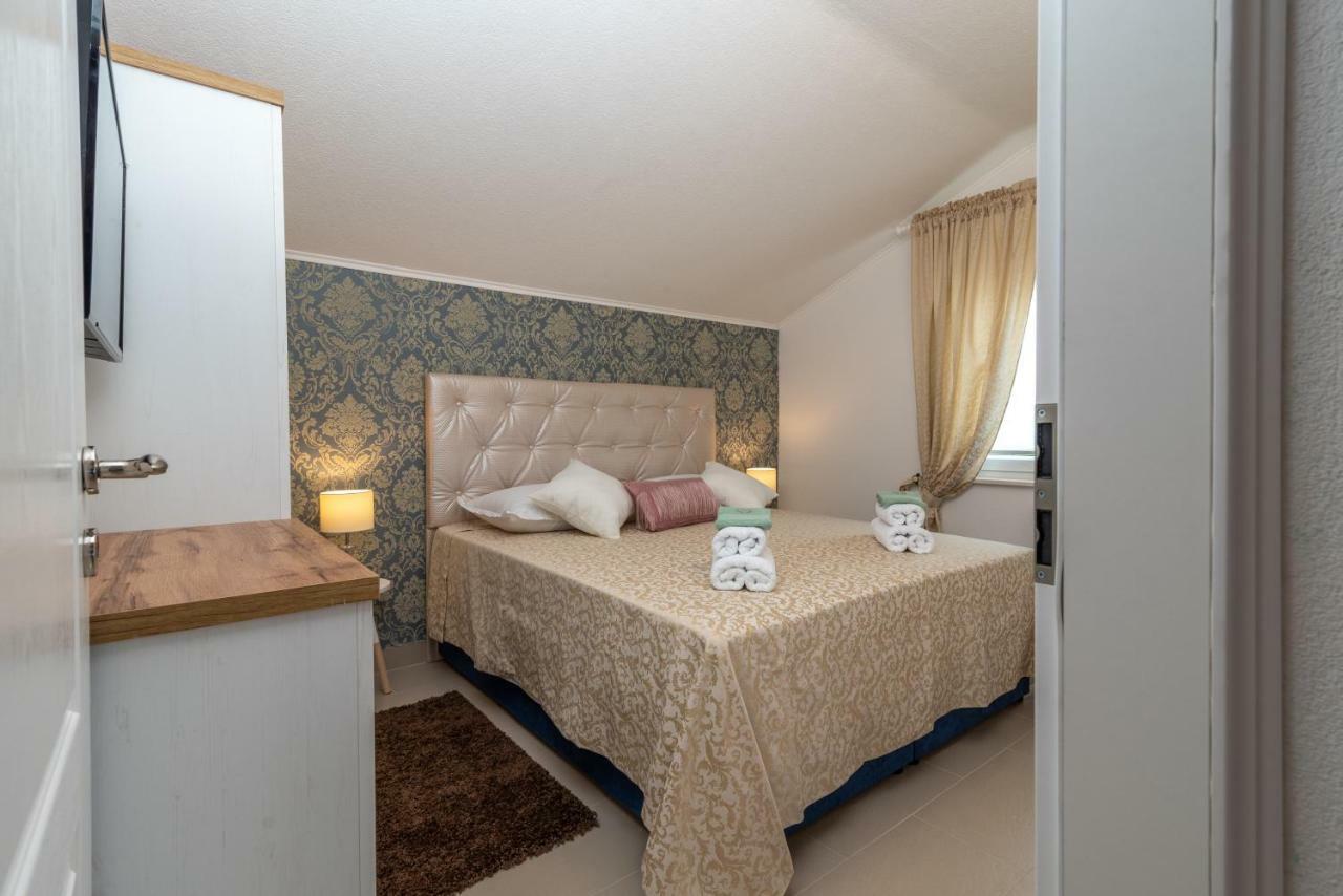 Villa Insula Ventum Trogir Exterior foto
